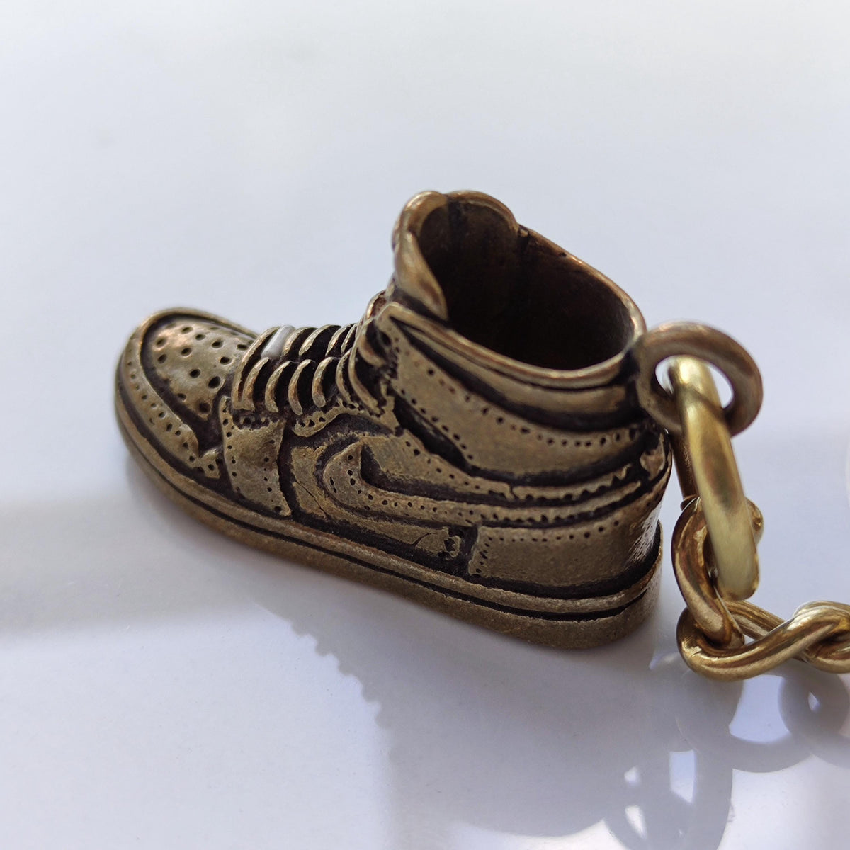 Brass Sneaker Keychain — Vintage Mini Shoe Charm for Streetwear Collectors & Sneakerheads