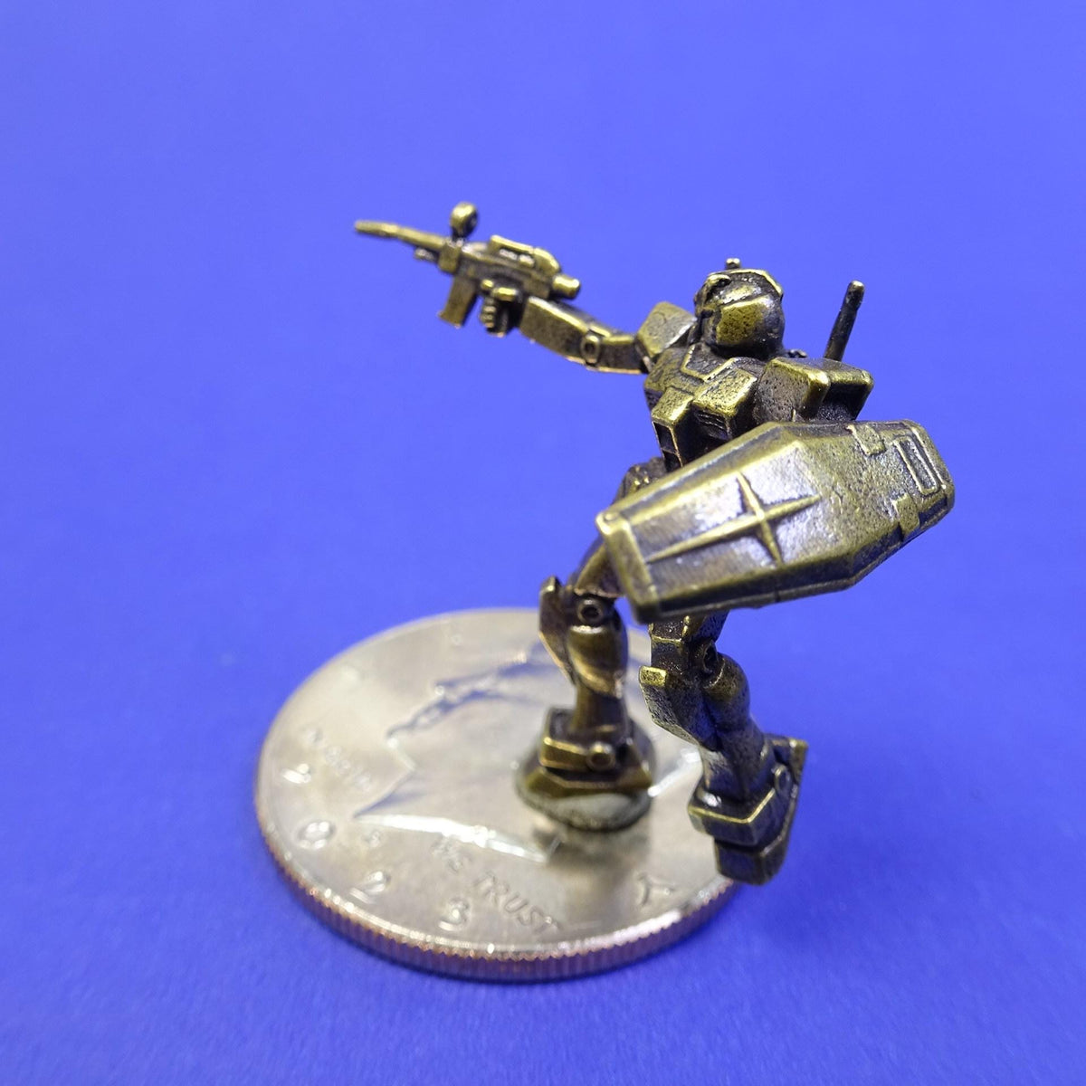 Brass Mecha Mobile Suit Warrior Figurine — Sci-Fi Robot Desk Sculpture & Anime Collector Piece