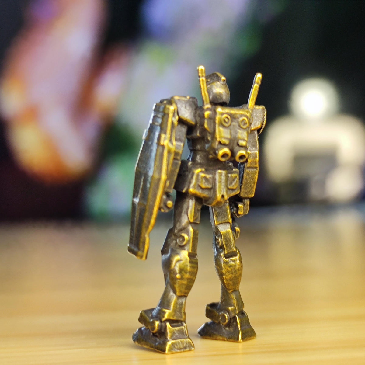 Micro Brass Mecha Mobile Suit Figurine — Mini Robot Desk Ornament