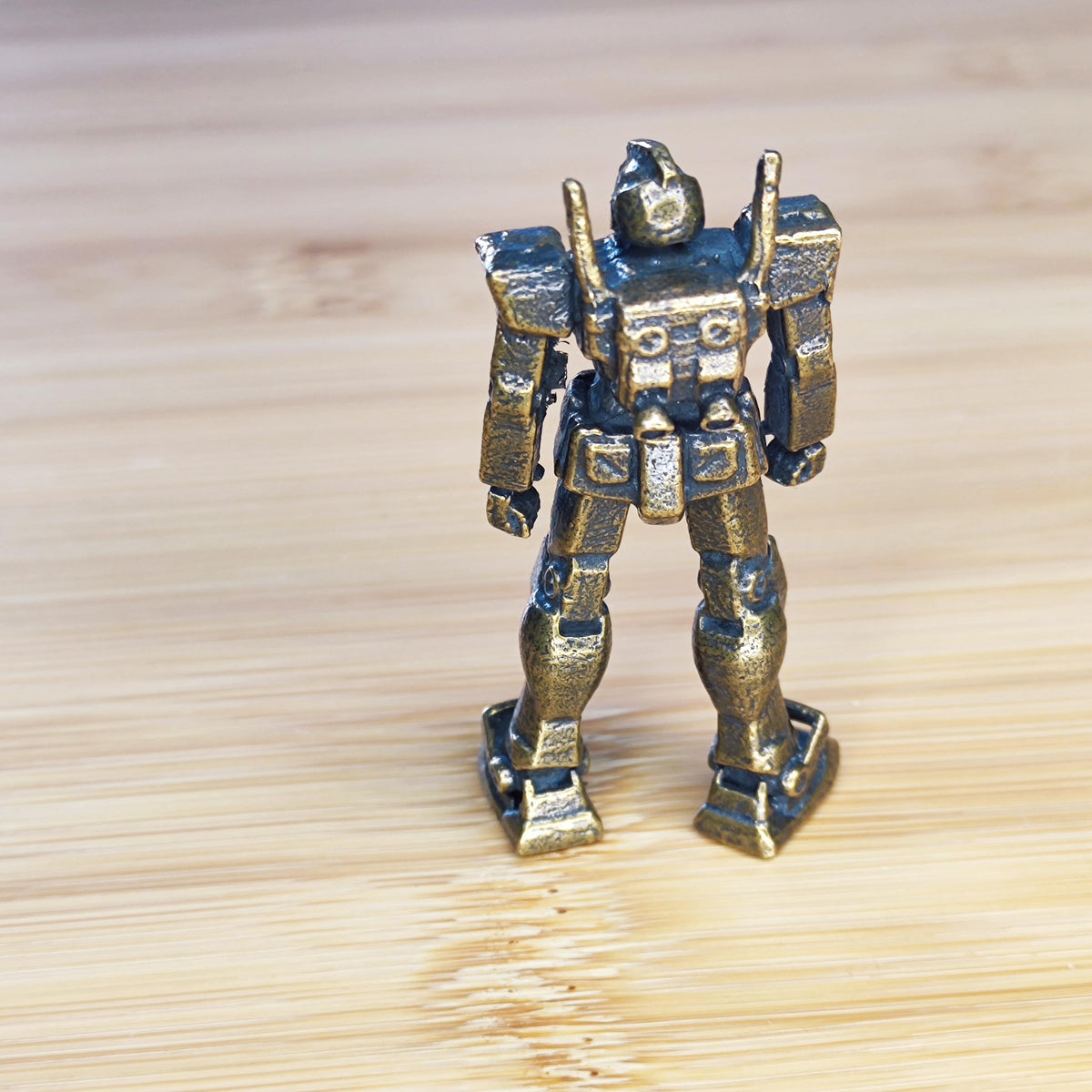 Brass Mecha Mobile Suit Figurine — Sci-Fi Robot Desk Sculpture & Anime Collector Piece
