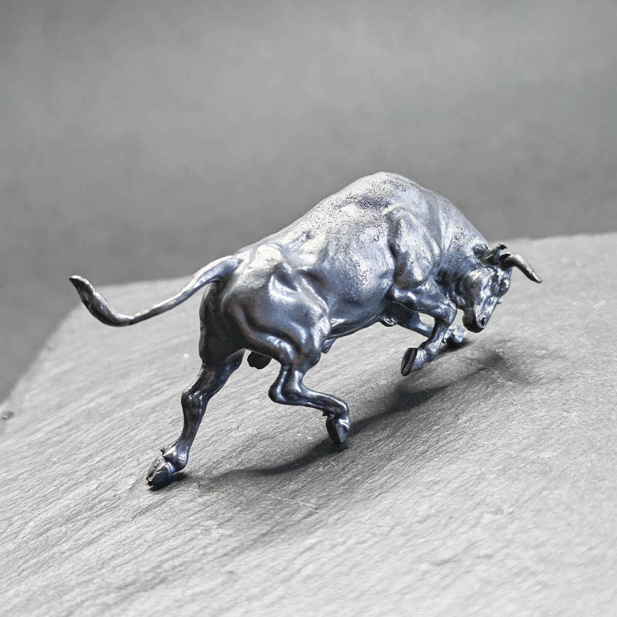 Brass Bull Figurine – Antique Finish, Handcrafted Desk Collectible