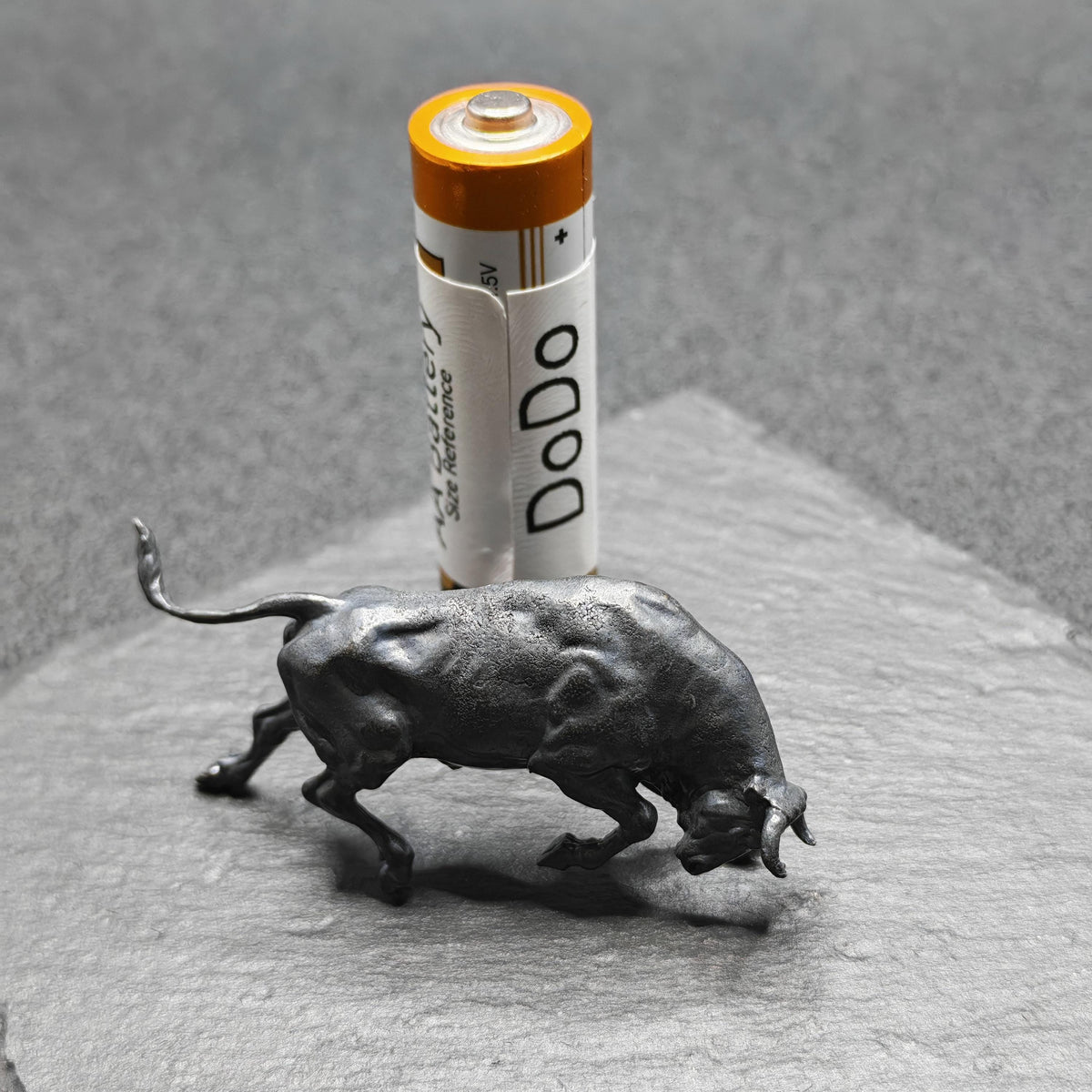 Brass Bull Figurine – Antique Finish, Handcrafted Desk Collectible