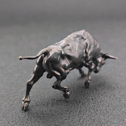 Brass Bull Figurine – Antique Finish, Handcrafted Desk Collectible