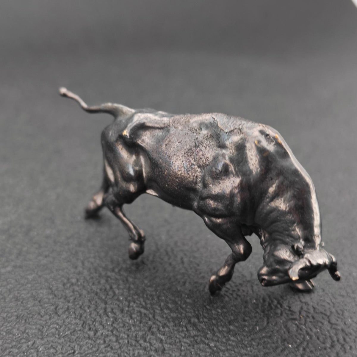 Brass Bull Figurine – Antique Finish, Handcrafted Desk Collectible