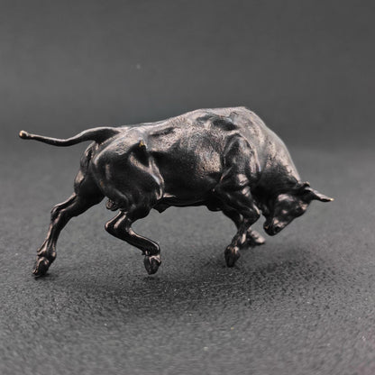 Brass Bull Figurine – Antique Finish, Handcrafted Desk Collectible