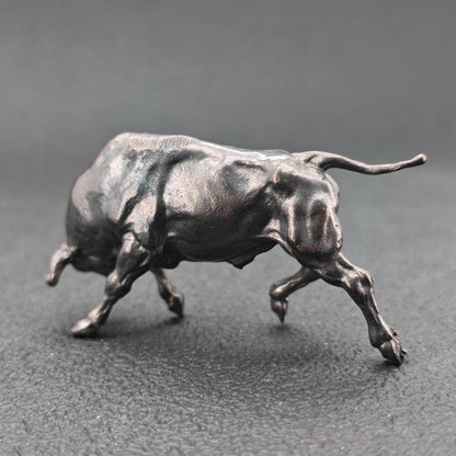 Brass Bull Figurine – Antique Finish, Handcrafted Desk Collectible