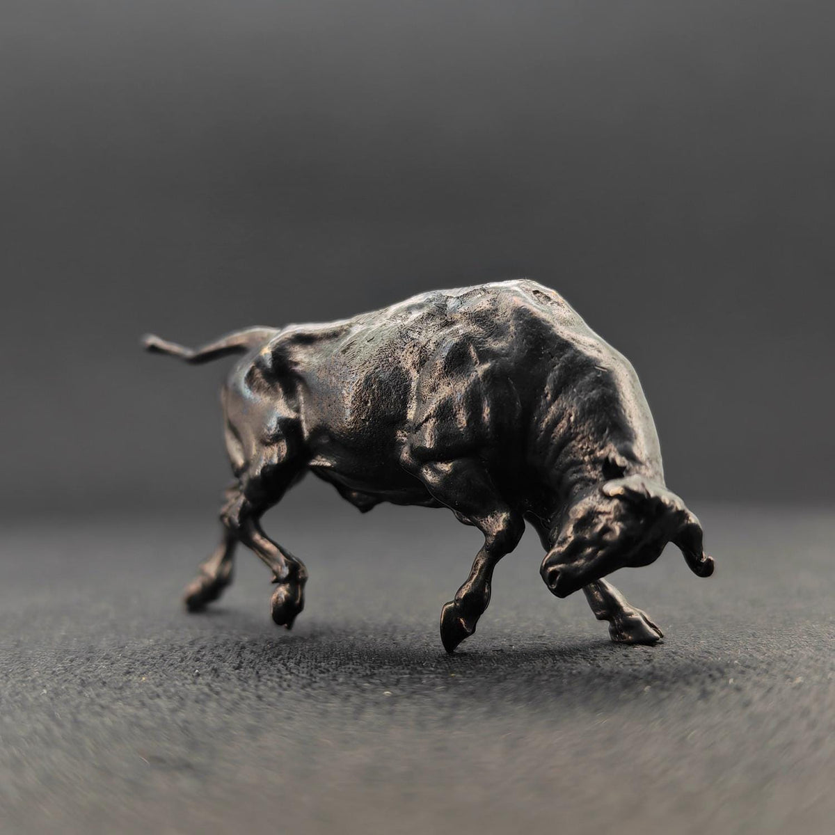 Brass Bull Figurine – Antique Finish, Handcrafted Desk Collectible