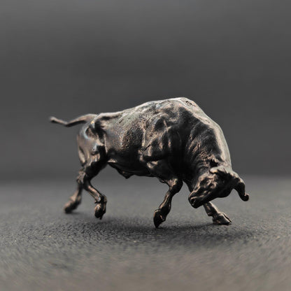 Brass Bull Figurine – Antique Finish, Handcrafted Desk Collectible