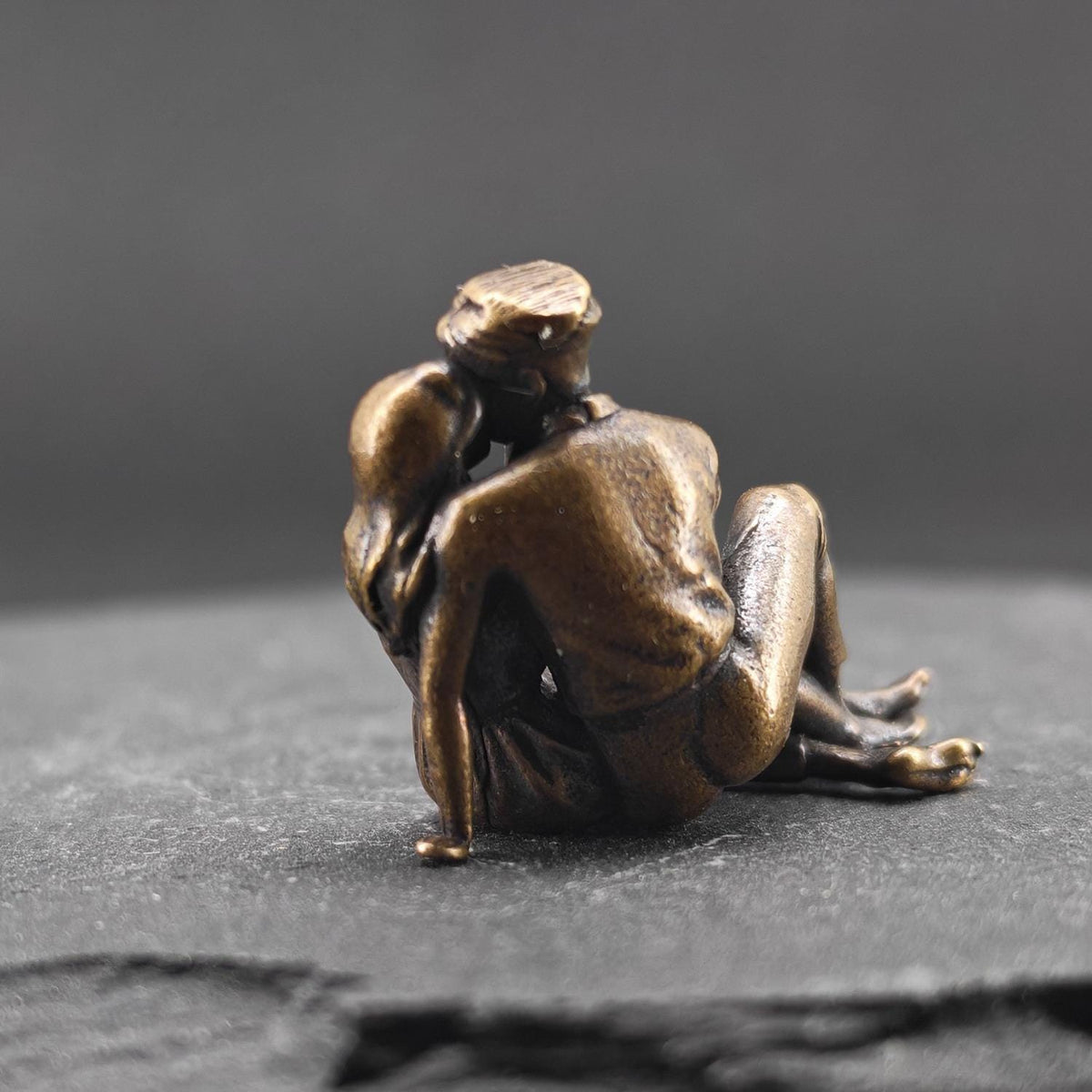 Brass Kissing Couple Figurine – Miniature Romance Sculpture and Collectible Gift